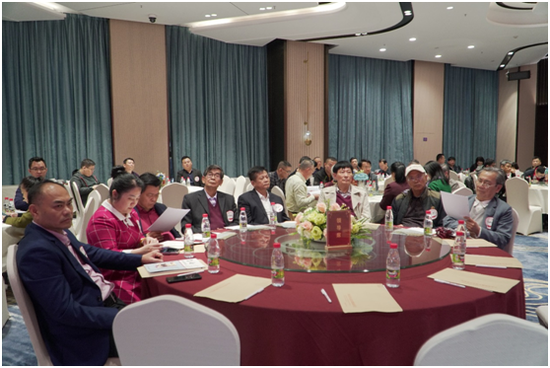 “攜手筑夢(mèng)，守正創(chuàng)新”的迎新年企業(yè)界座談會(huì)現(xiàn)場(chǎng)。符敦孝攝